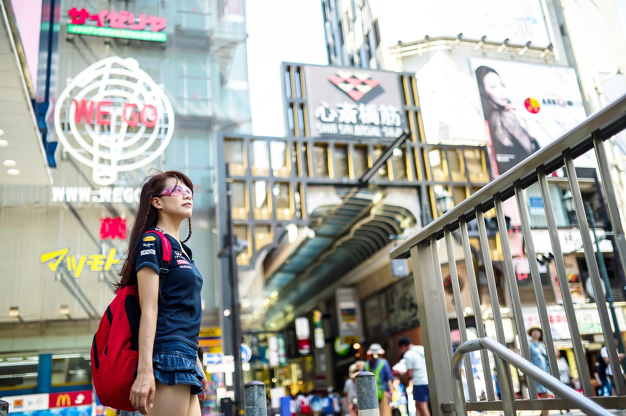 巴拉巴拉工厂探秘，最新地址与时尚制造之旅